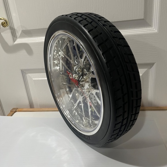 Tire clock - Picture 4 of 4